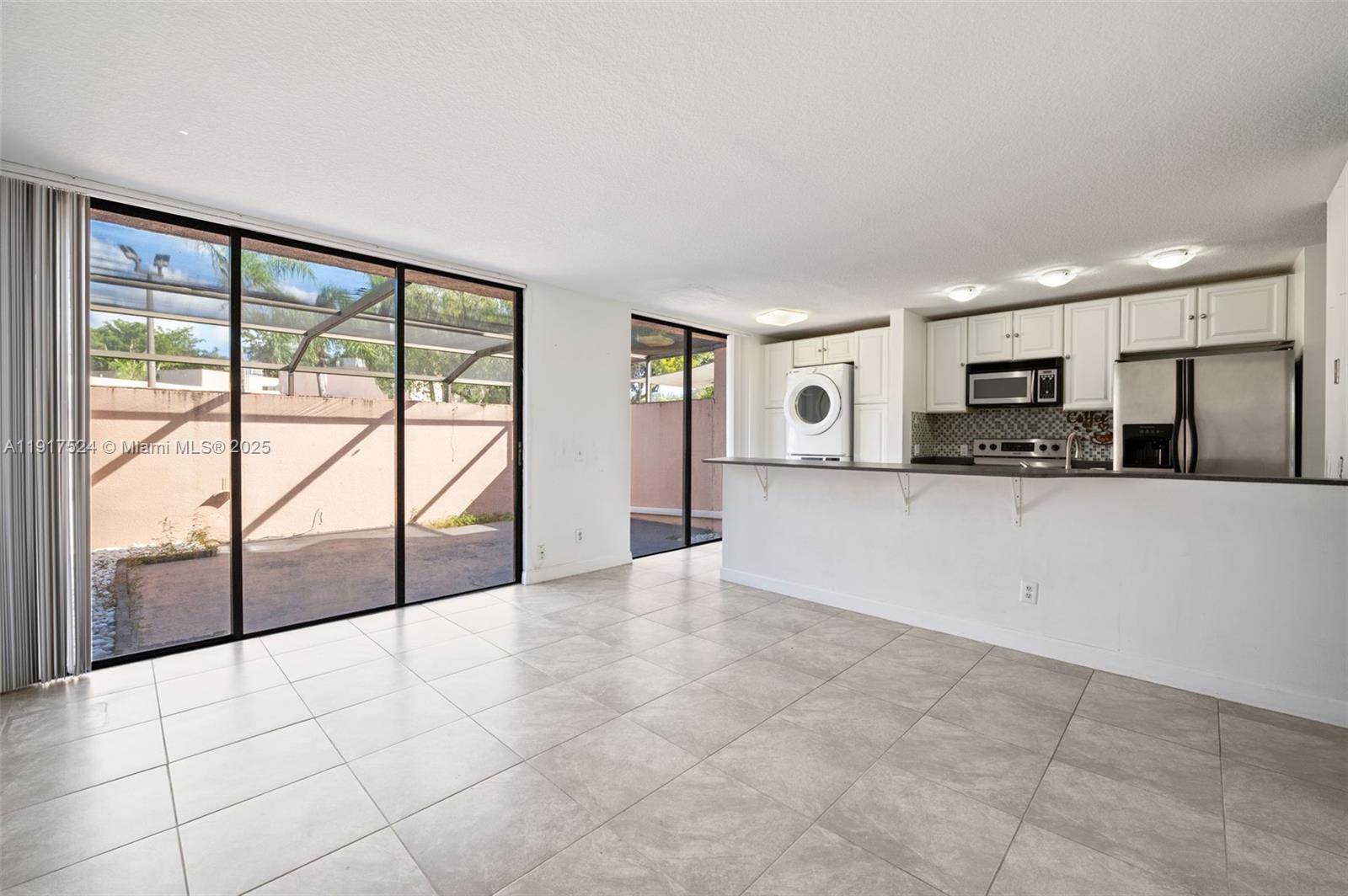 PEMBROKE LAKES SECTION SE - Residential Lease