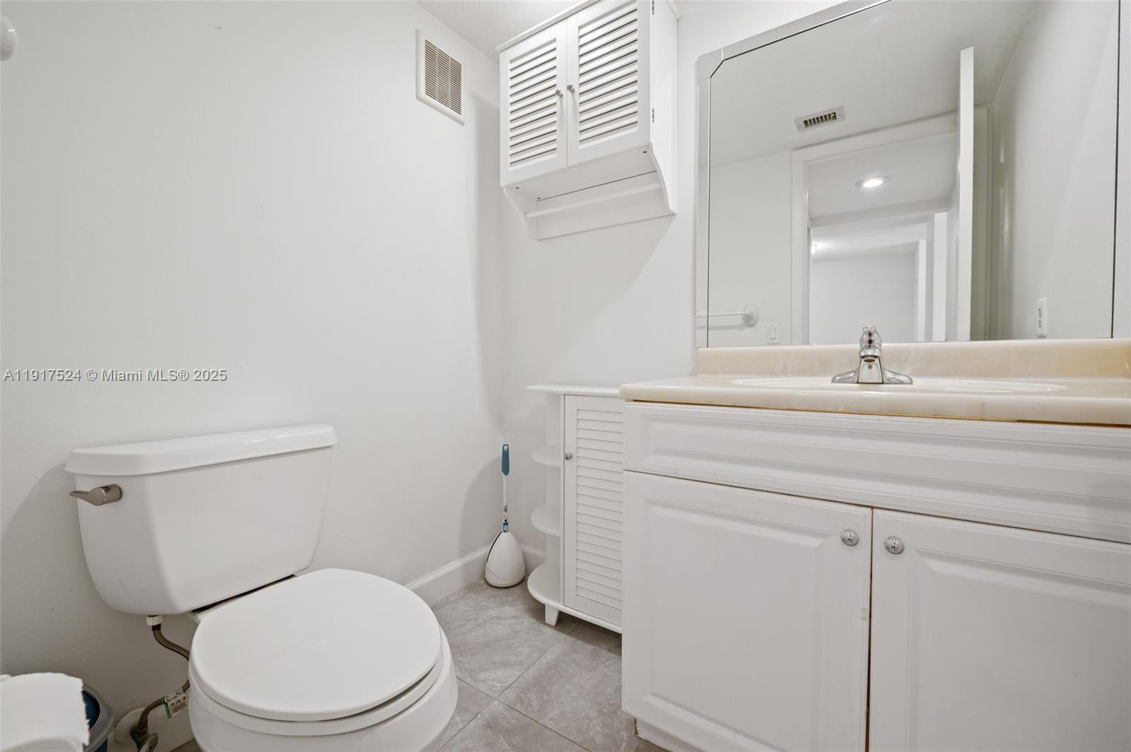 PEMBROKE LAKES SECTION SE - Residential Lease