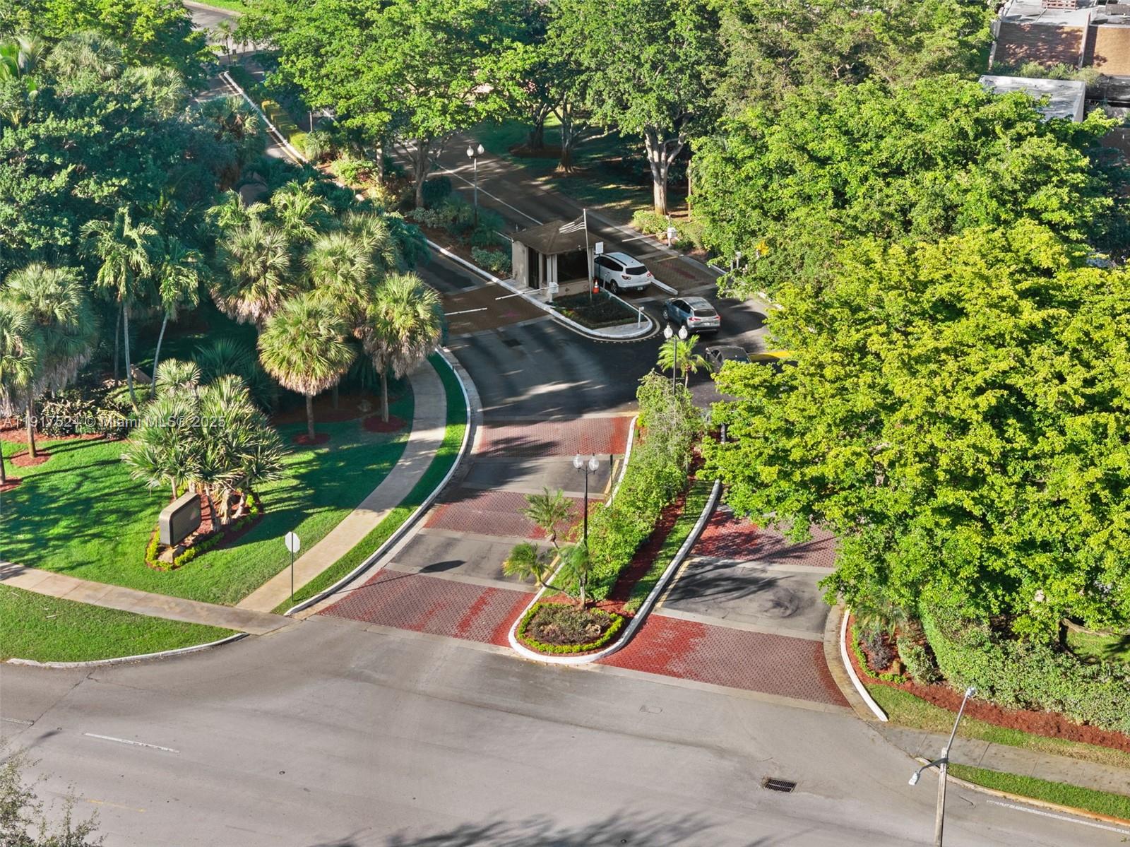 PEMBROKE LAKES SECTION SE - Residential Lease