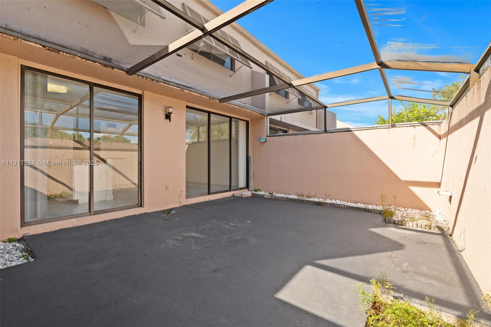 PEMBROKE LAKES SECTION SE - Residential Lease