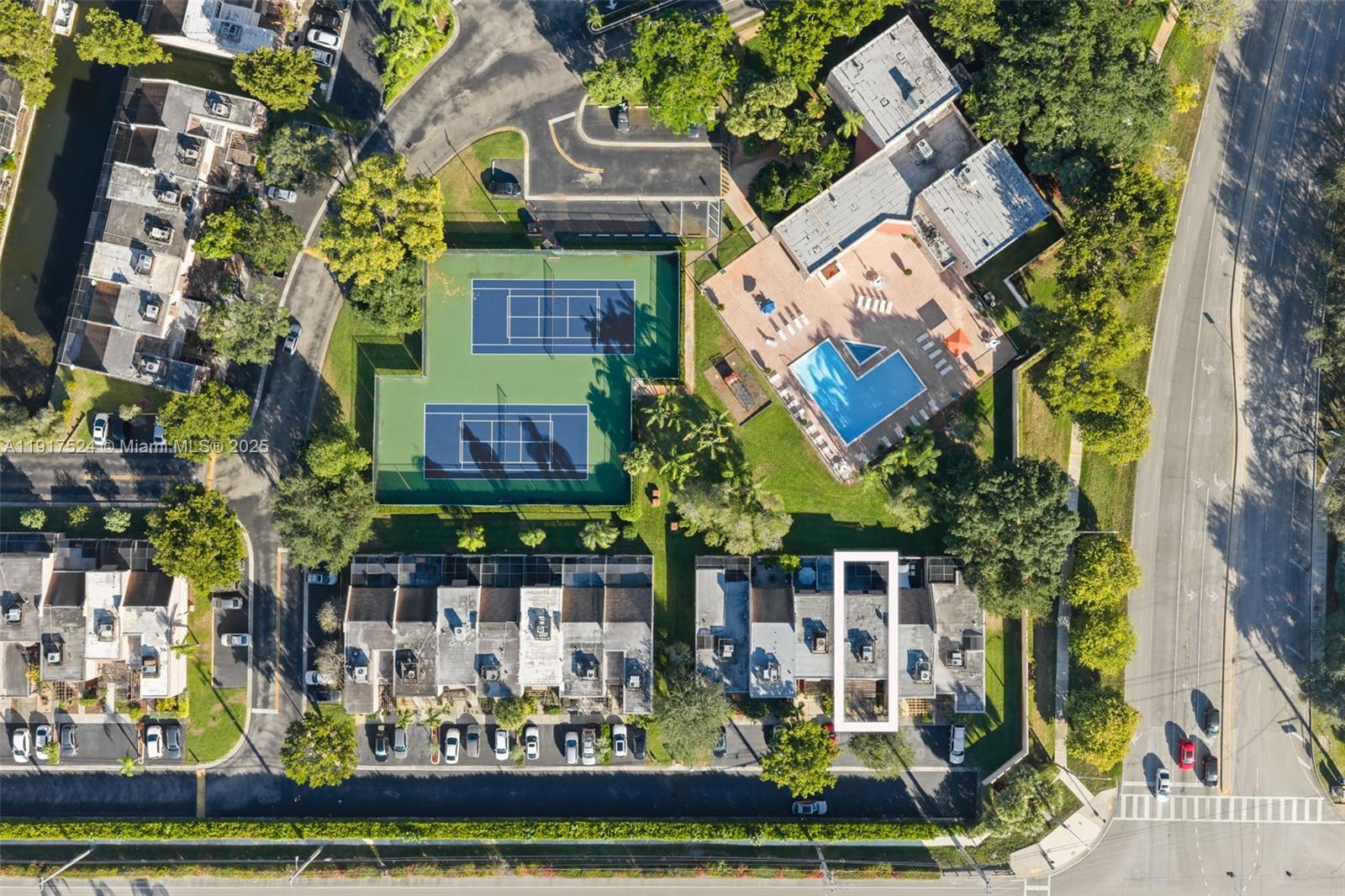 PEMBROKE LAKES SECTION SE - Residential Lease