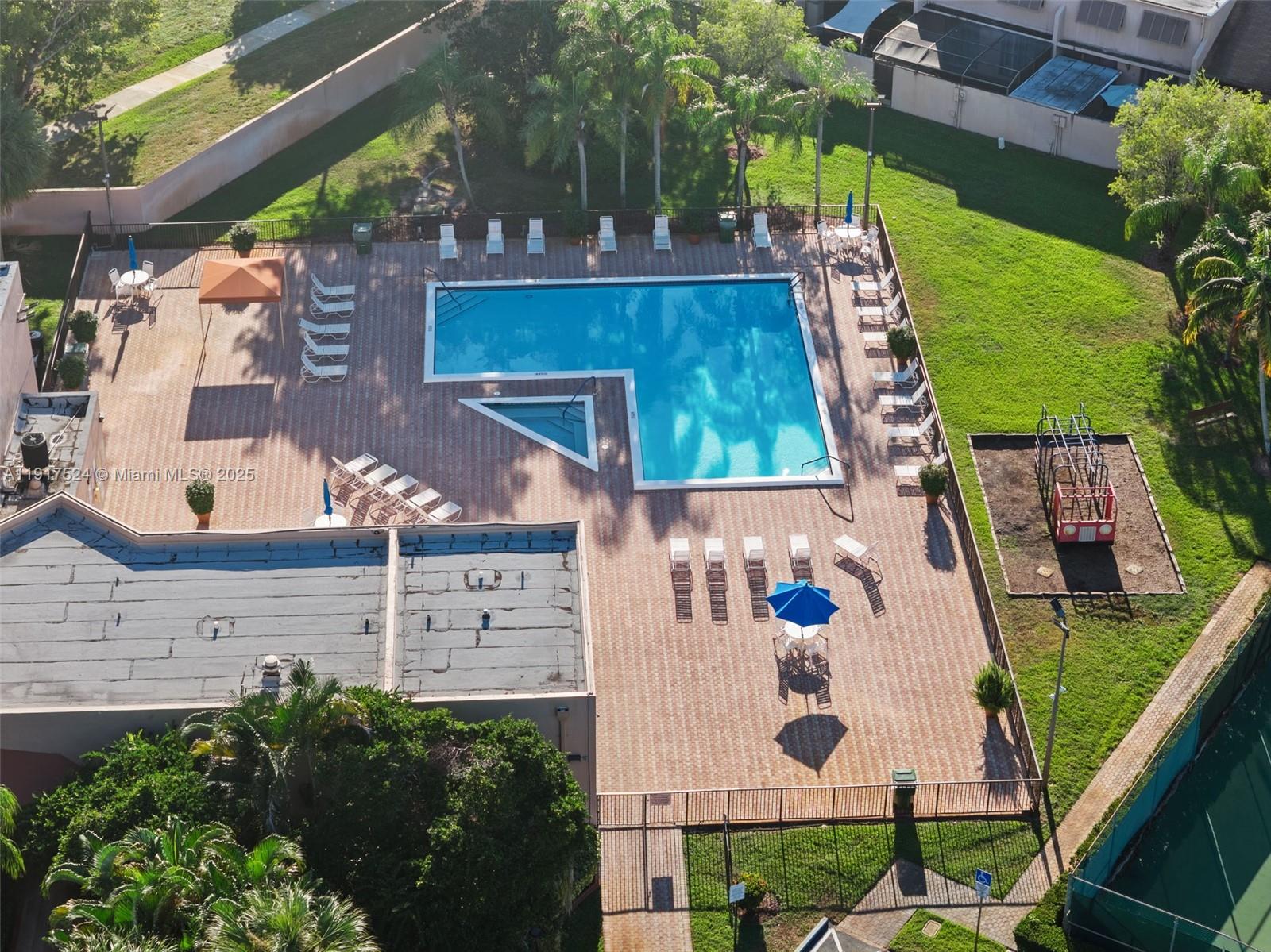 PEMBROKE LAKES SECTION SE - Residential Lease