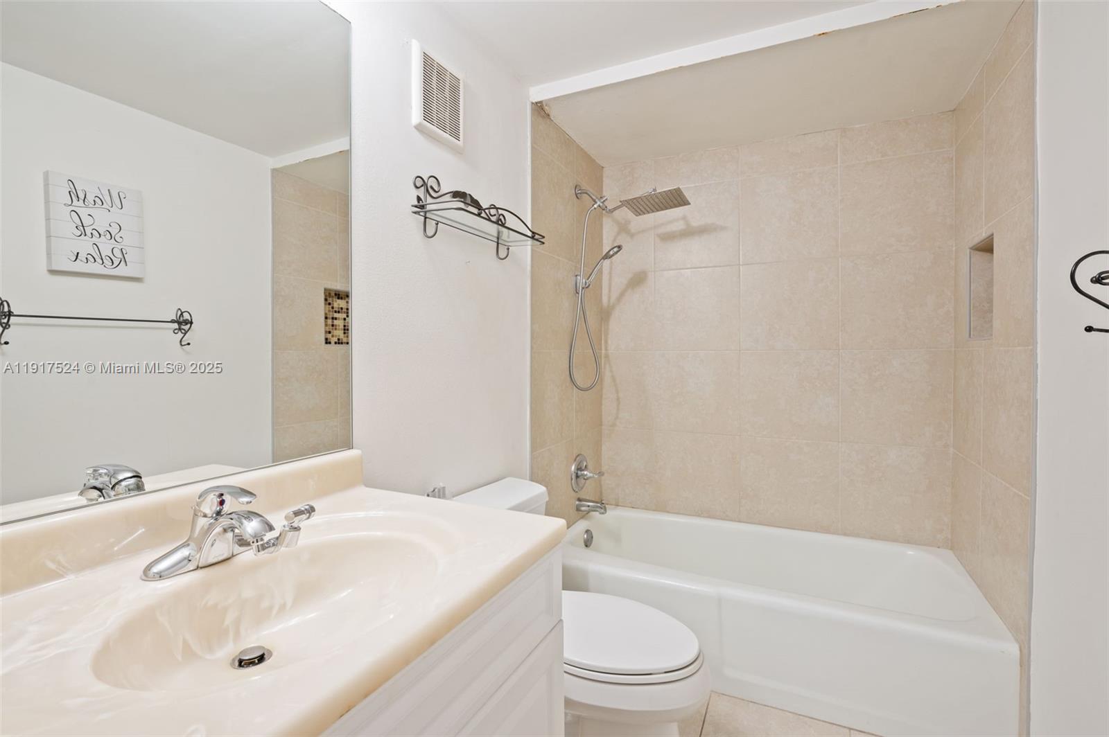 PEMBROKE LAKES SECTION SE - Residential Lease