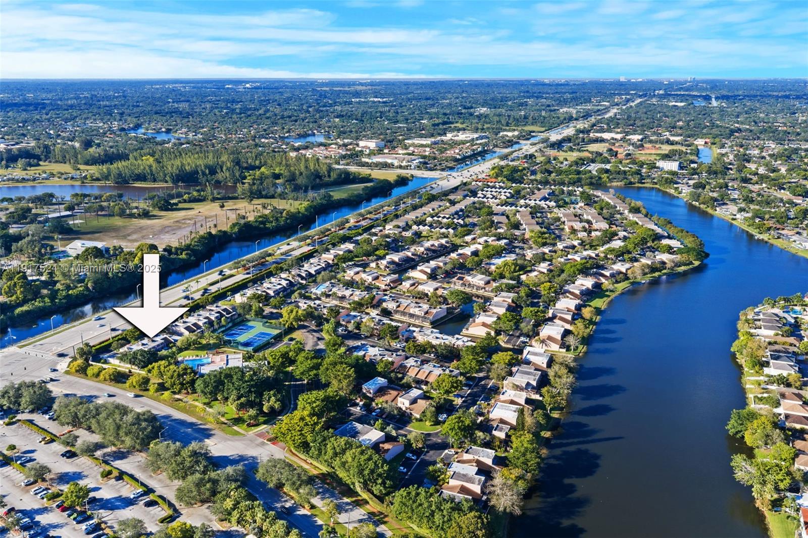 PEMBROKE LAKES SECTION SE - Residential Lease