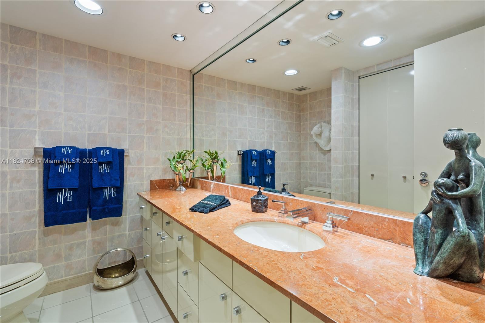 POINT OF AMERICAS - Residential