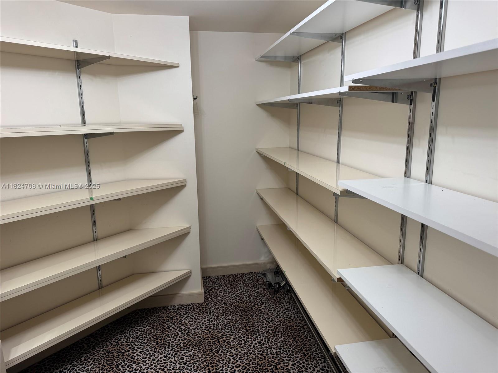 POINT OF AMERICAS - Residential