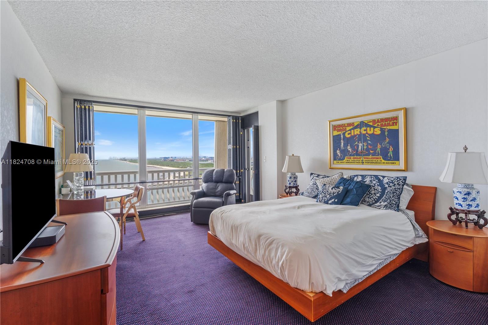 POINT OF AMERICAS - Residential