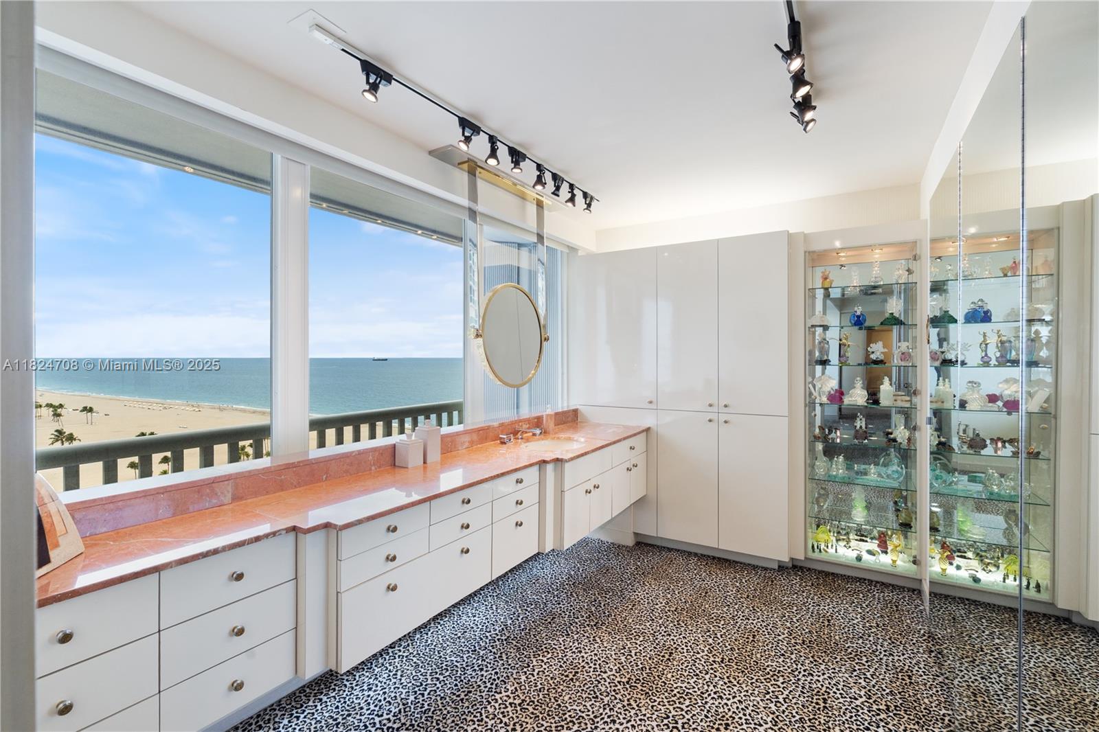 POINT OF AMERICAS - Residential