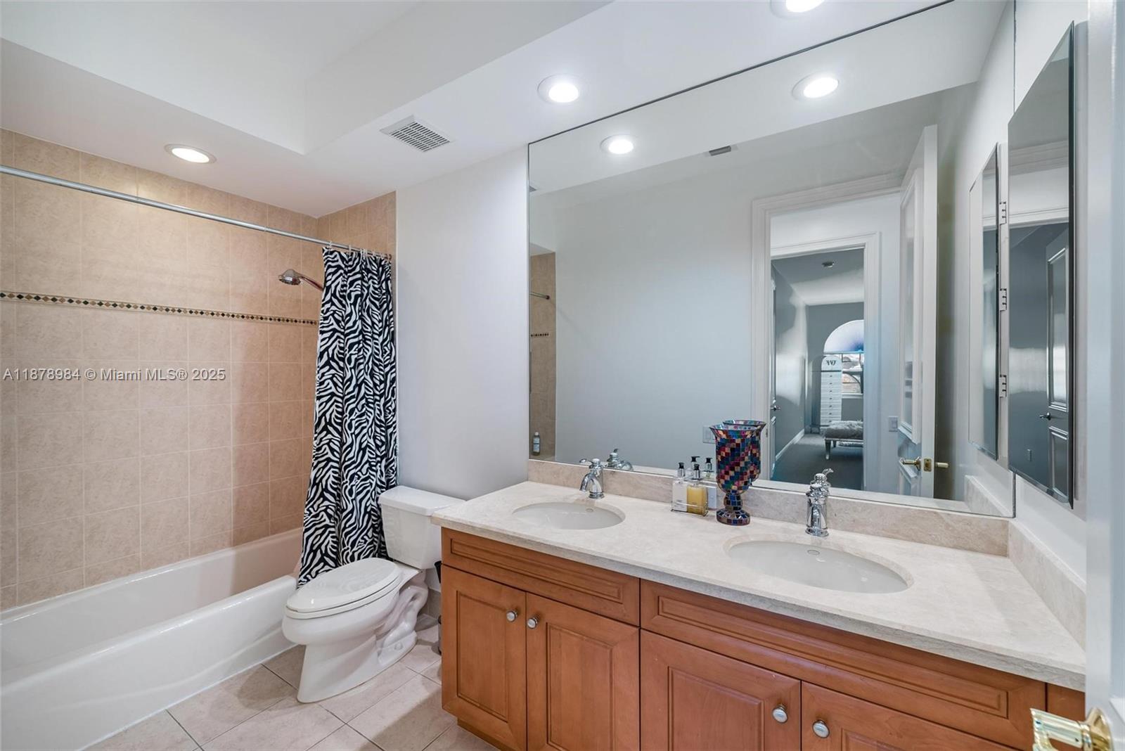 THREE ISLANDS 3RD SECTION - Residential