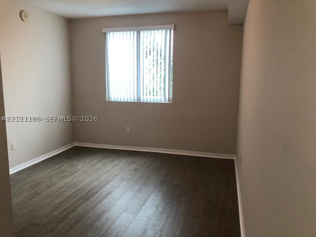 275 NE 18th St 403