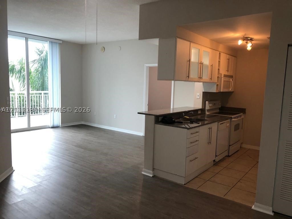 275 NE 18th St 403