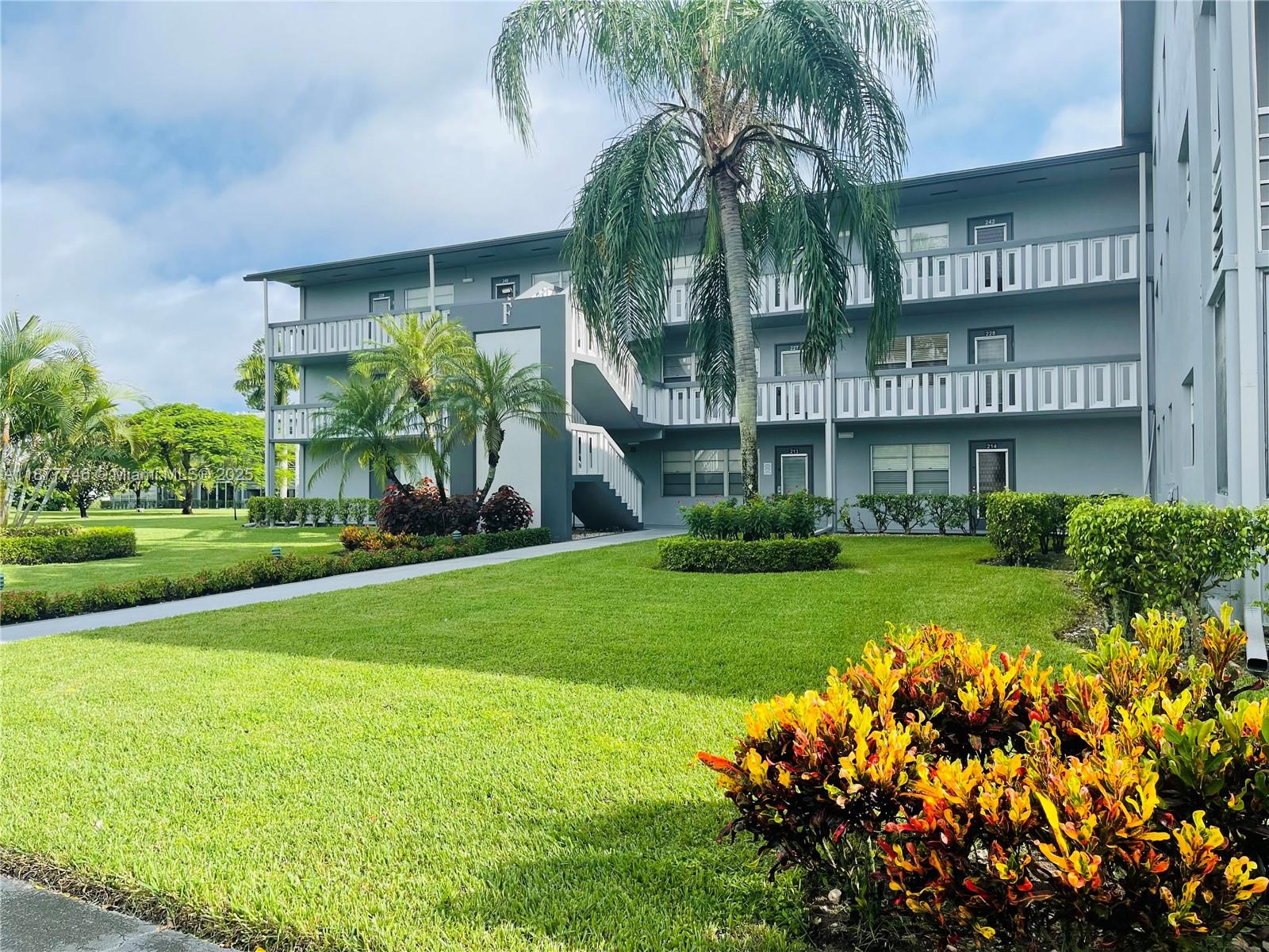 SUFFOLK AT CENTURY VILLAG - Residential