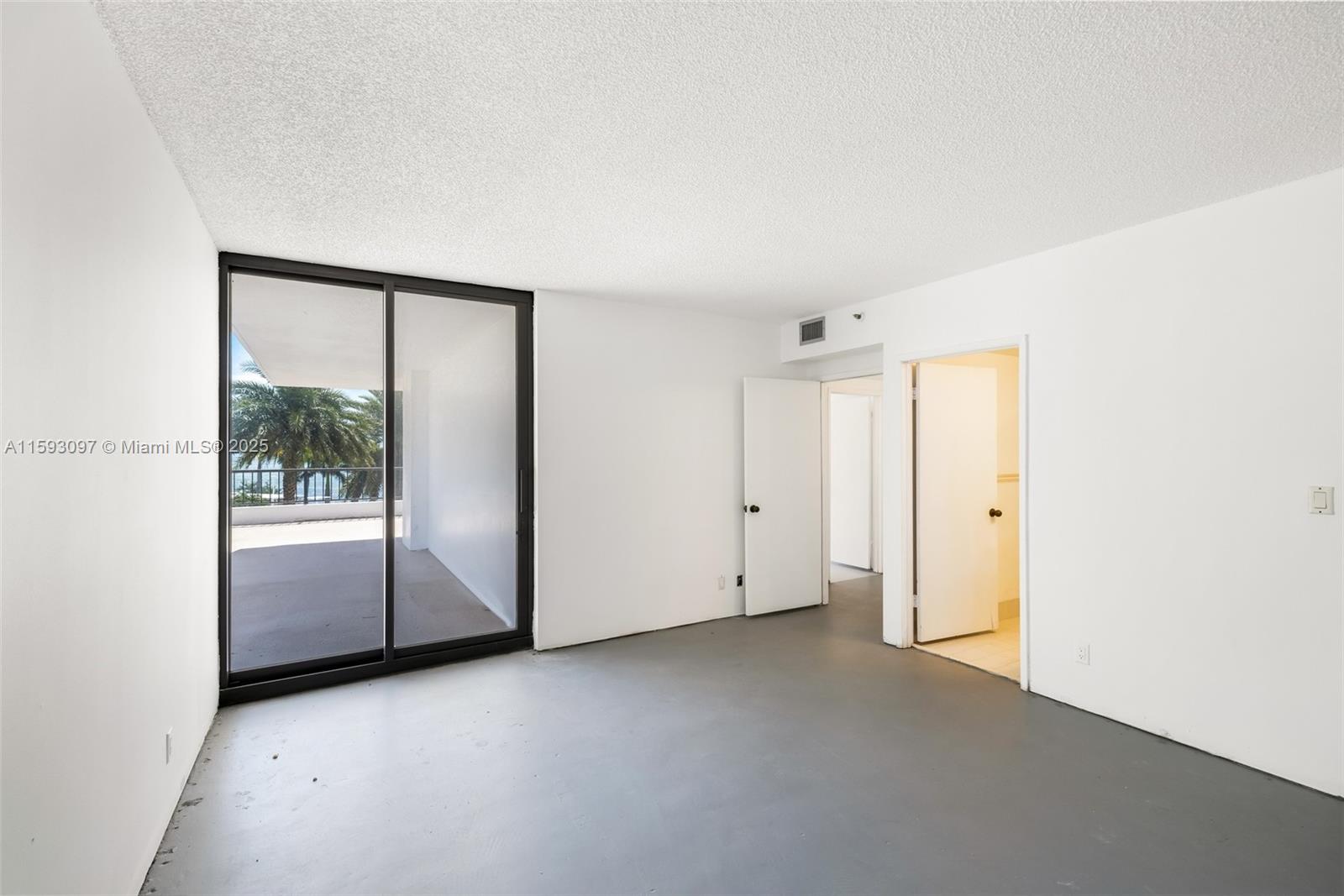 VILLA REGINA CONDO - Residential