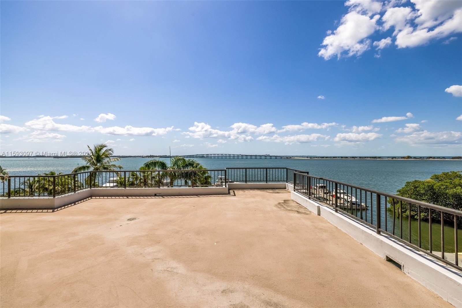 VILLA REGINA CONDO - Residential