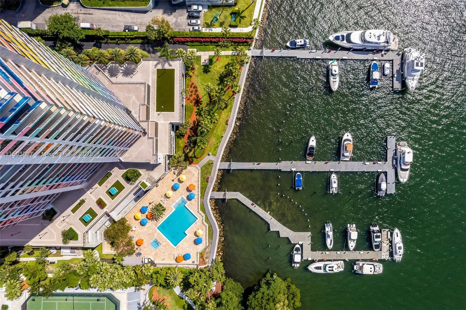 VILLA REGINA CONDO - Residential