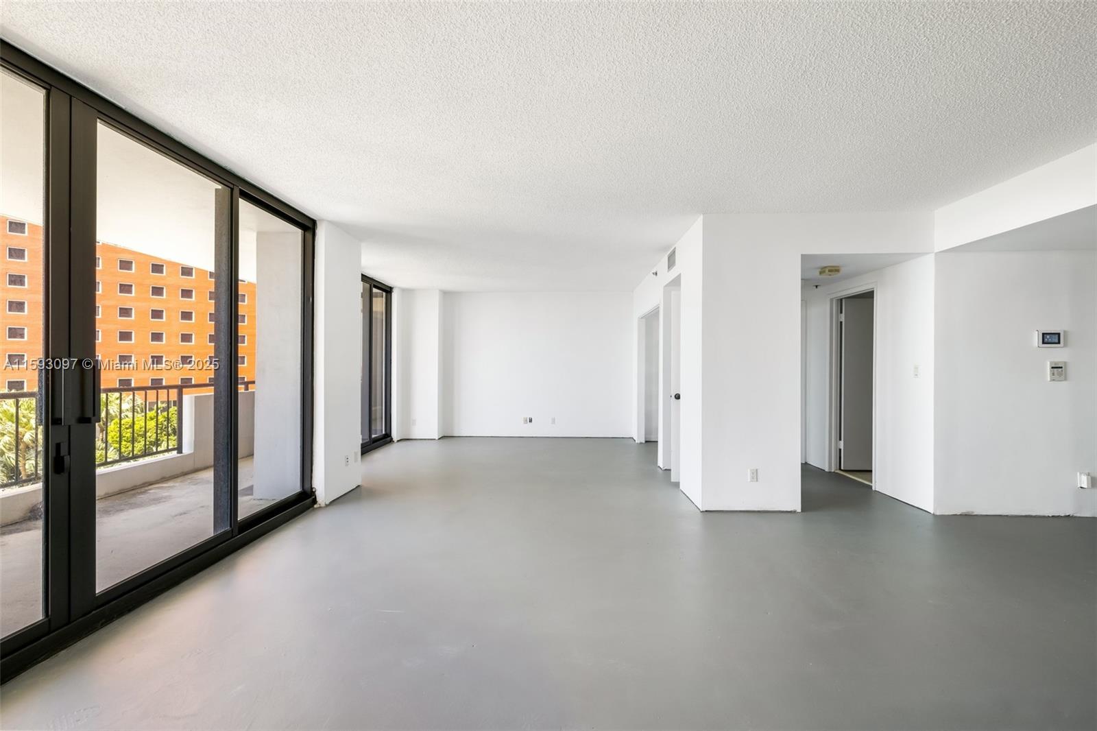 VILLA REGINA CONDO - Residential