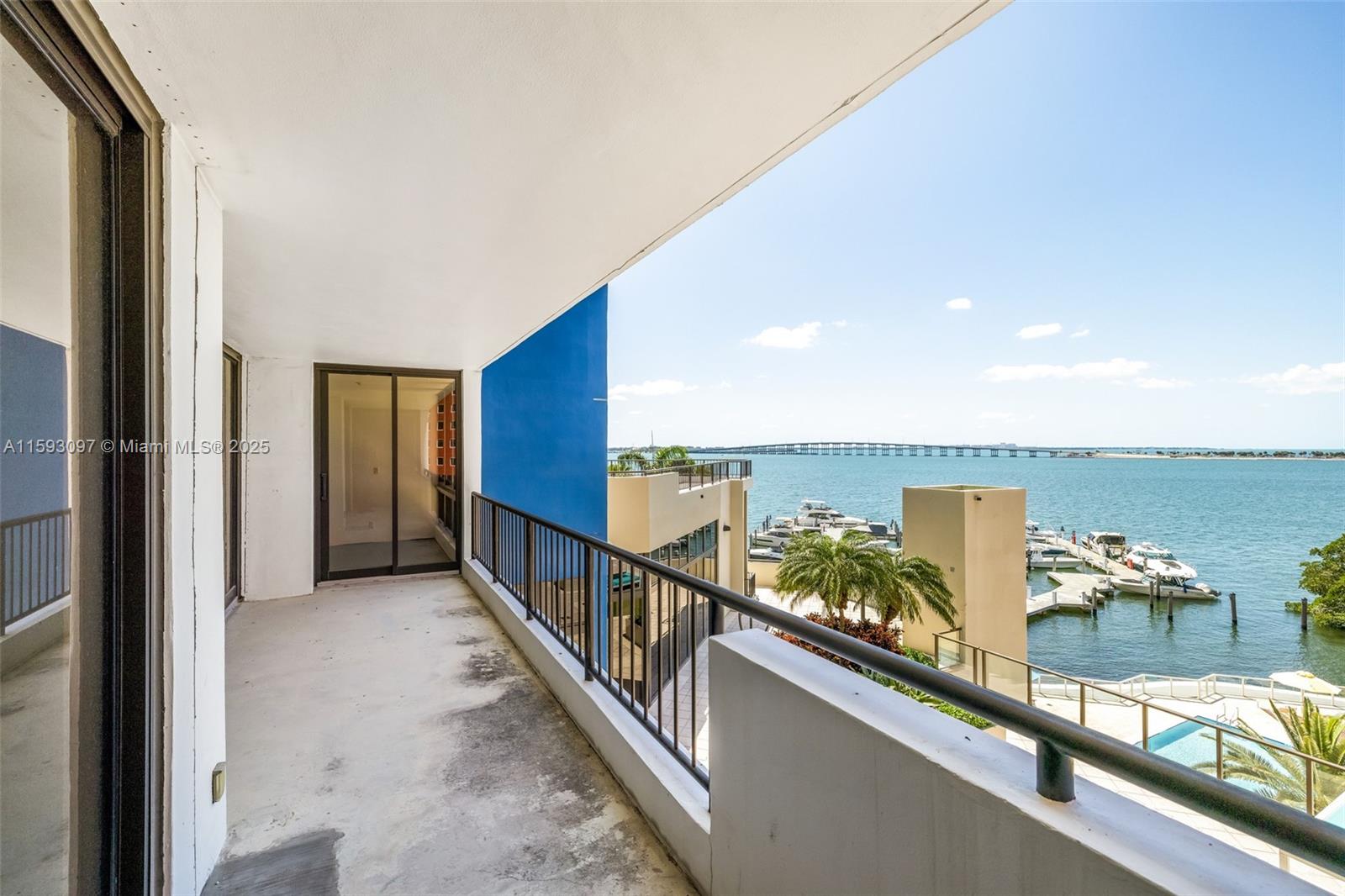 VILLA REGINA CONDO - Residential