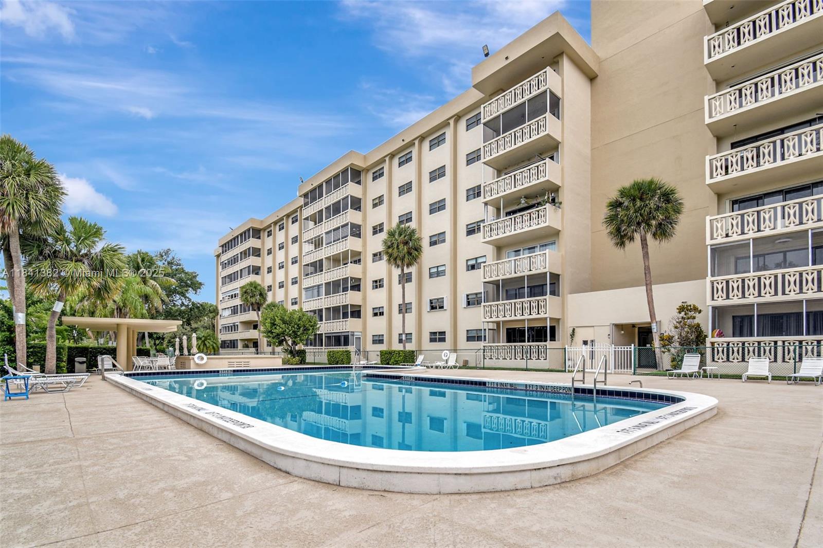 CANONGATE CONDO NO ONE - Residential