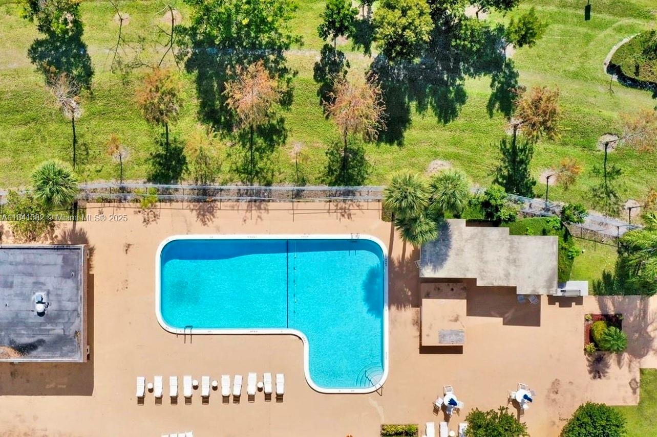 CANONGATE CONDO NO ONE - Residential