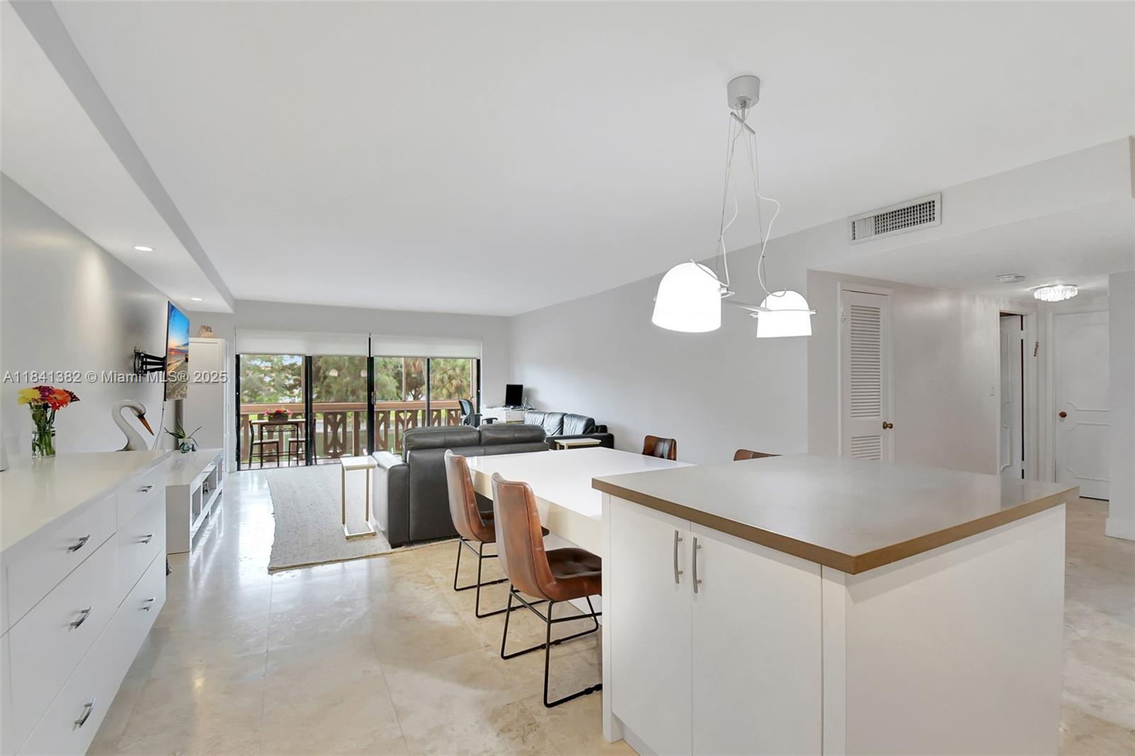 CANONGATE CONDO NO ONE - Residential