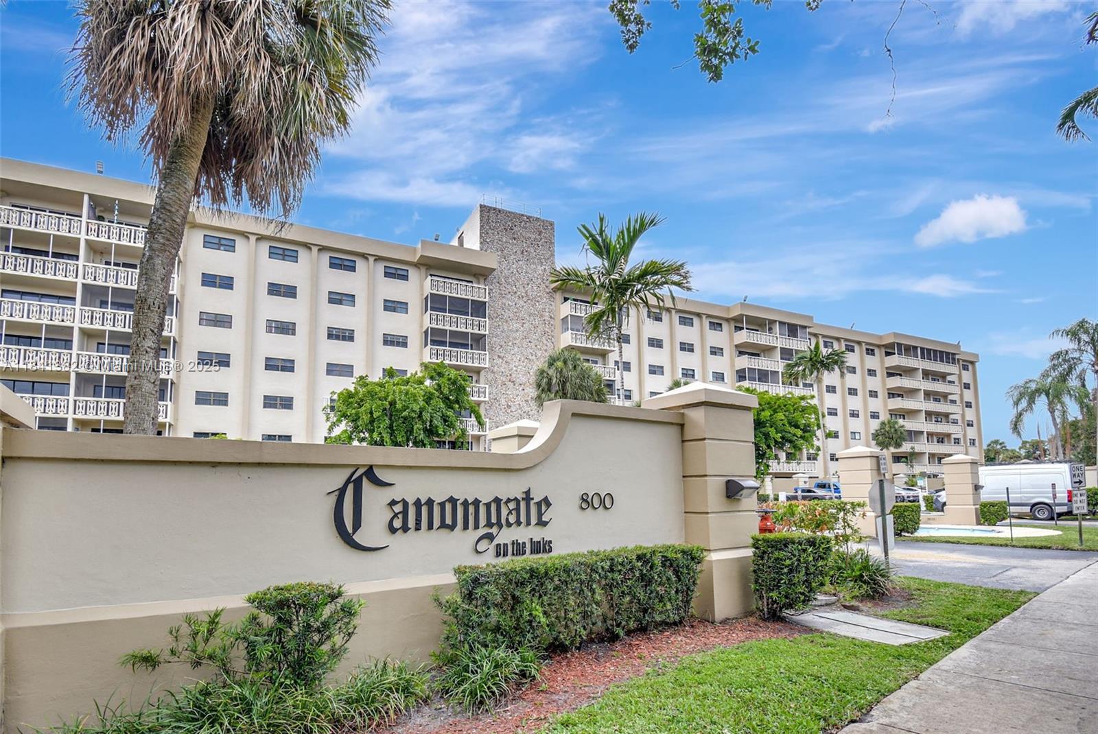 CANONGATE CONDO NO ONE - Residential