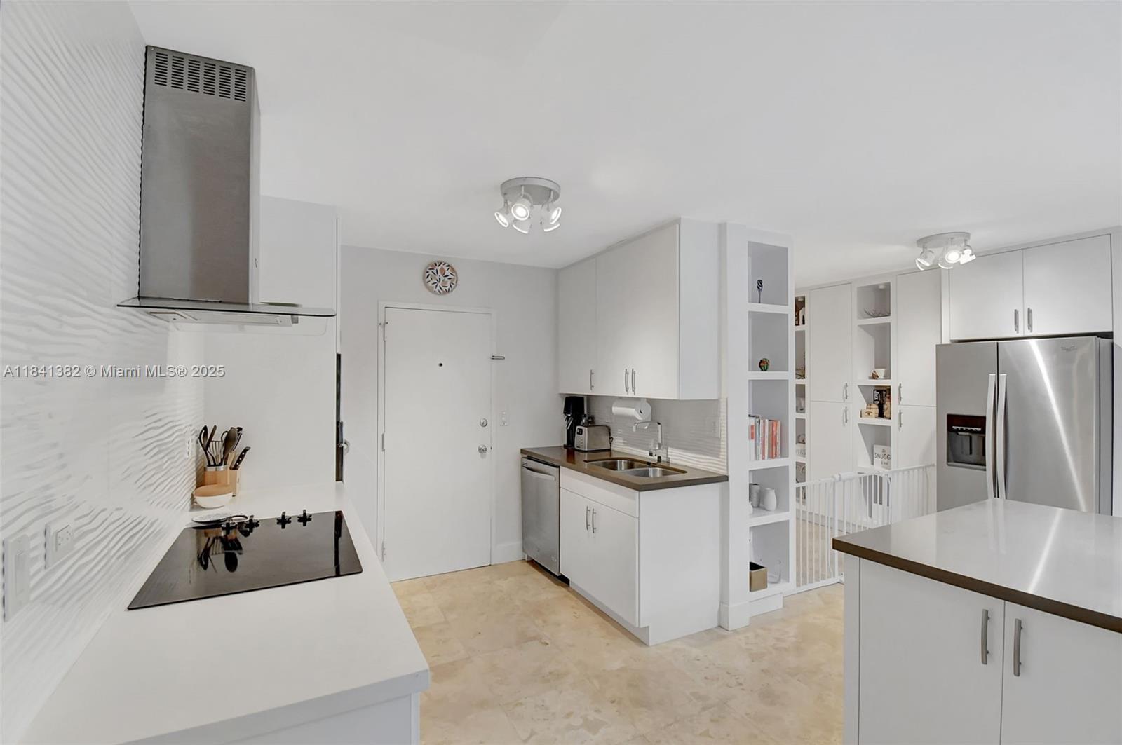 CANONGATE CONDO NO ONE - Residential