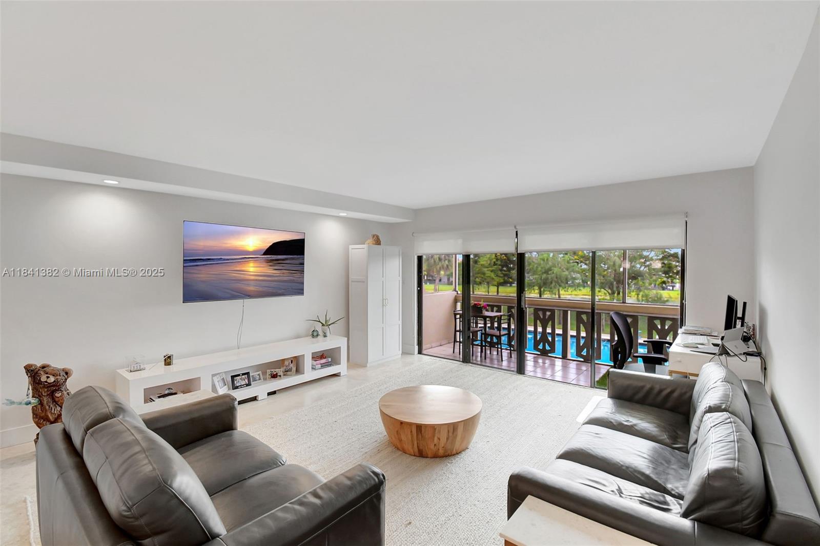 CANONGATE CONDO NO ONE - Residential