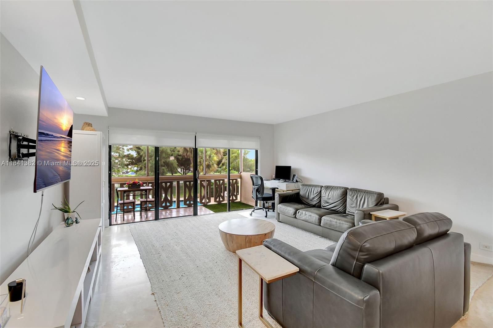 CANONGATE CONDO NO ONE - Residential