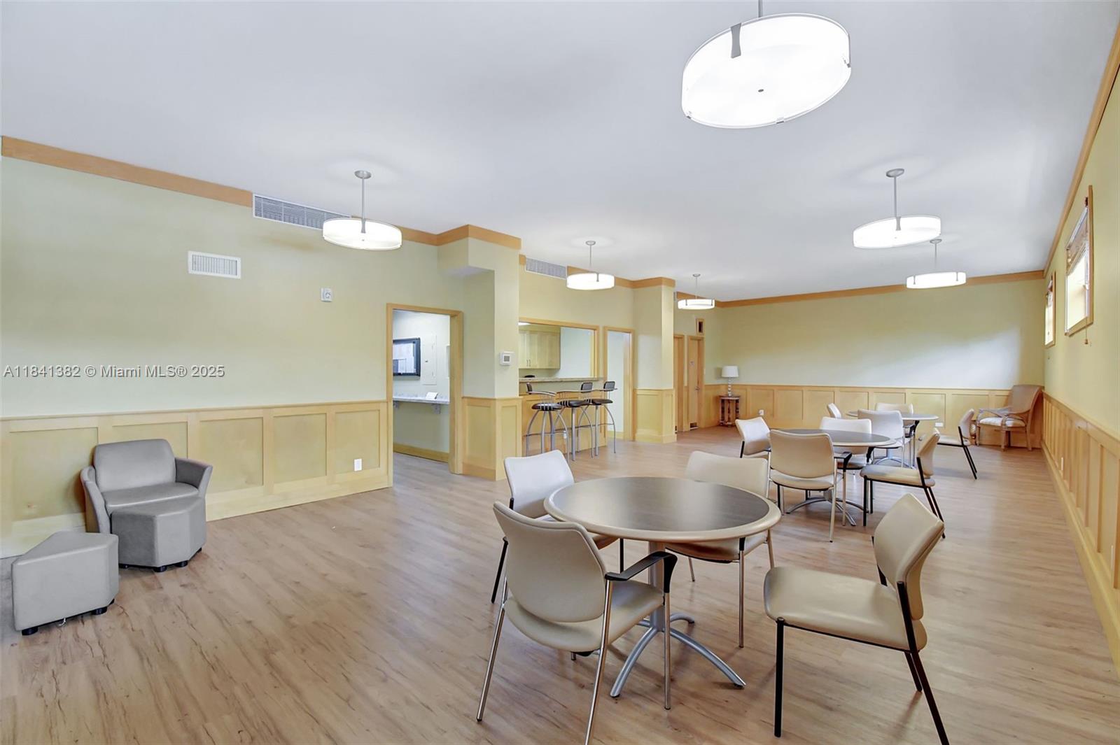 CANONGATE CONDO NO ONE - Residential