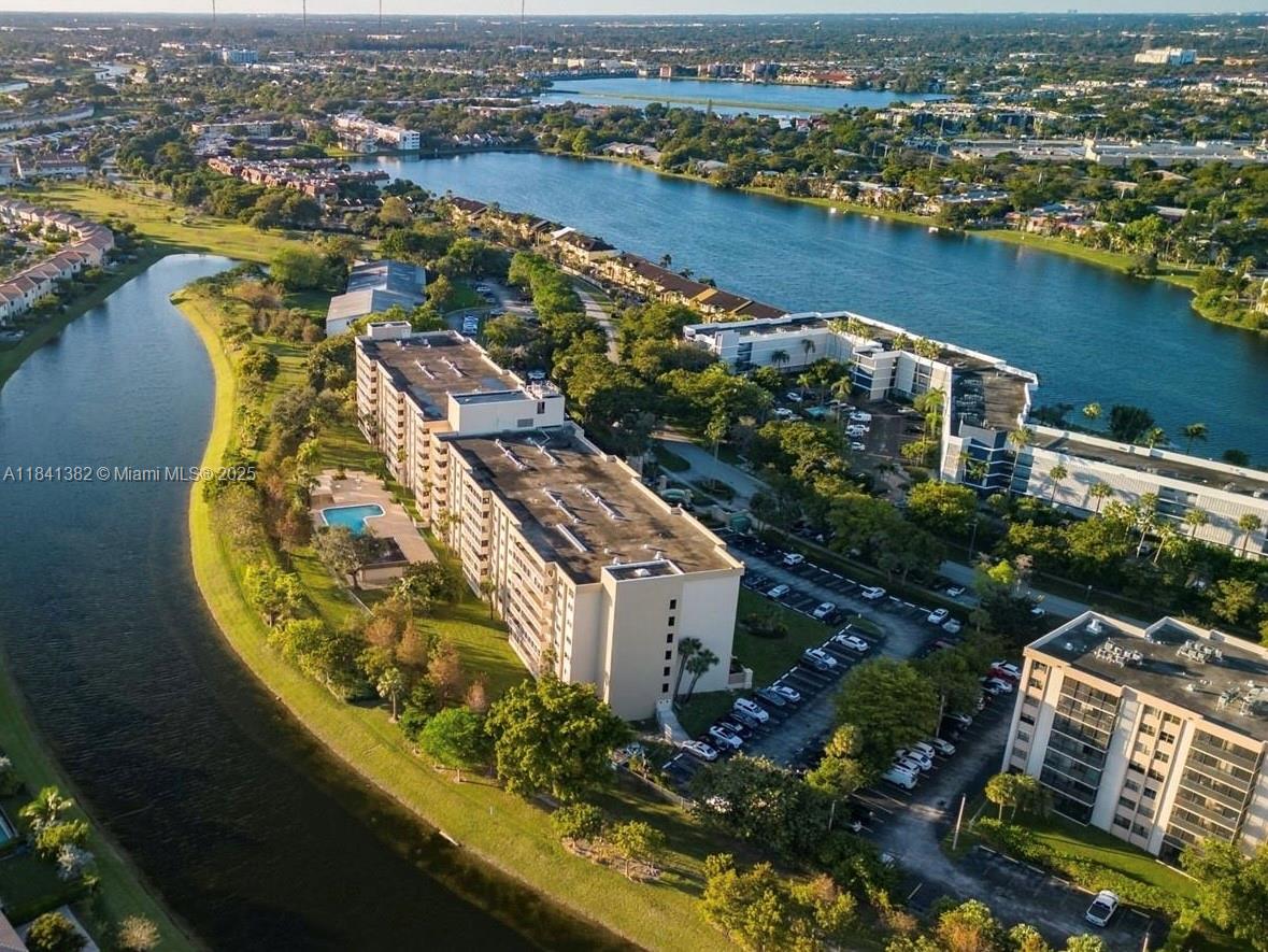 CANONGATE CONDO NO ONE - Residential