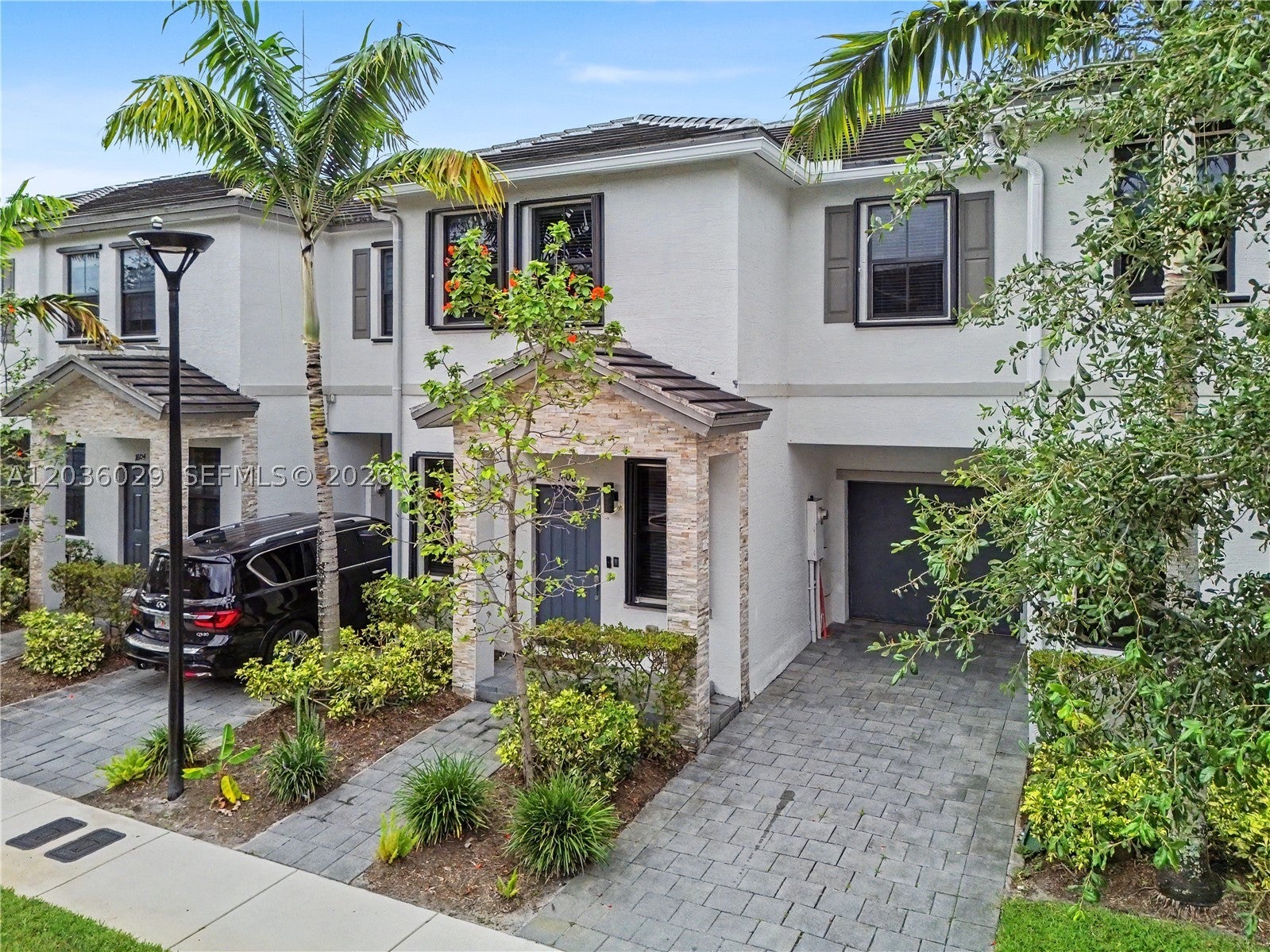 1608 SW 28th St