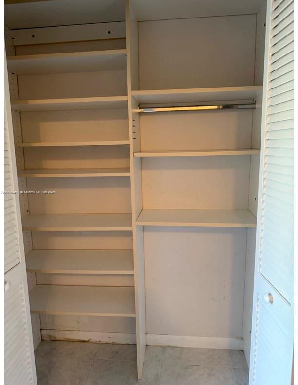 SUNRISE LAKES 81 CONDO - Residential