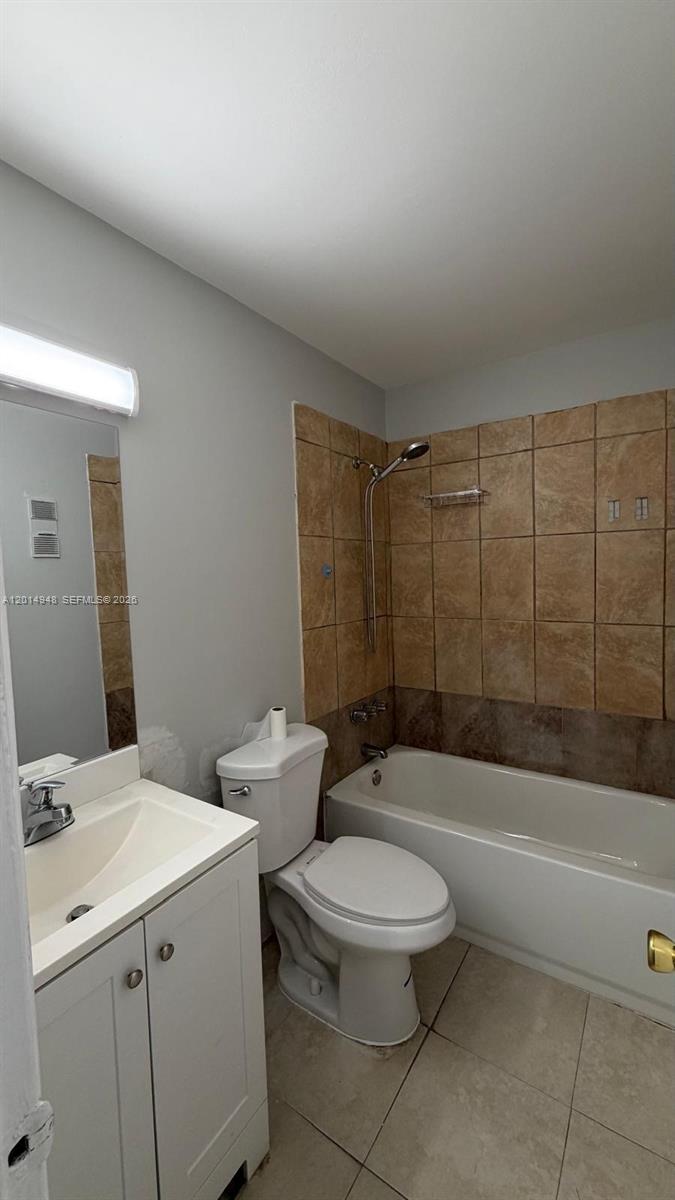 LAKESIDE AT TAMARAC - Residential Lease