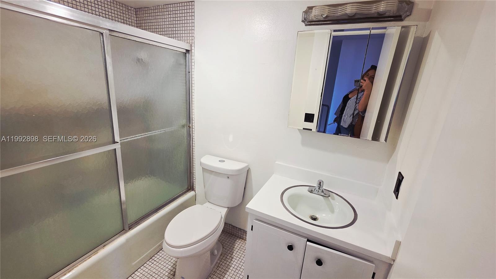 TENNIS CLUB LENGLEN CONDO - Residential Lease