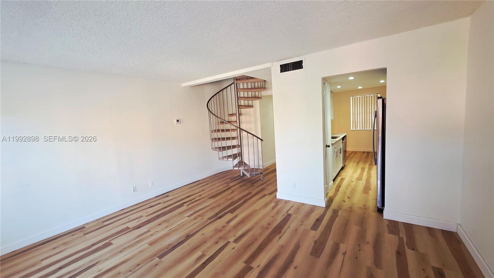 TENNIS CLUB LENGLEN CONDO - Residential Lease