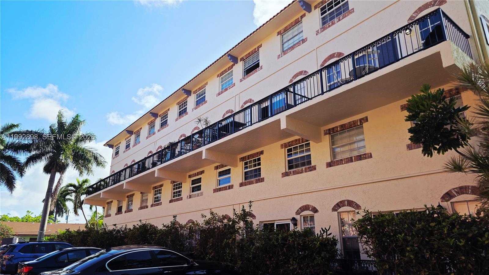TENNIS CLUB LENGLEN CONDO - Residential Lease
