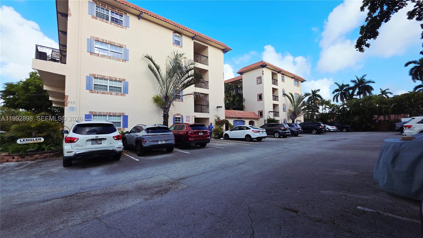 TENNIS CLUB LENGLEN CONDO - Residential Lease