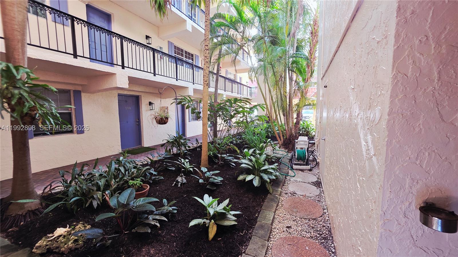 TENNIS CLUB LENGLEN CONDO - Residential Lease