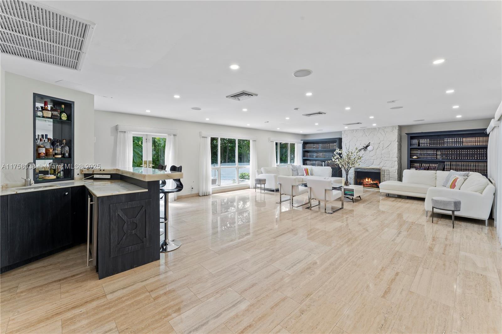 3738 Pine Tree Dr