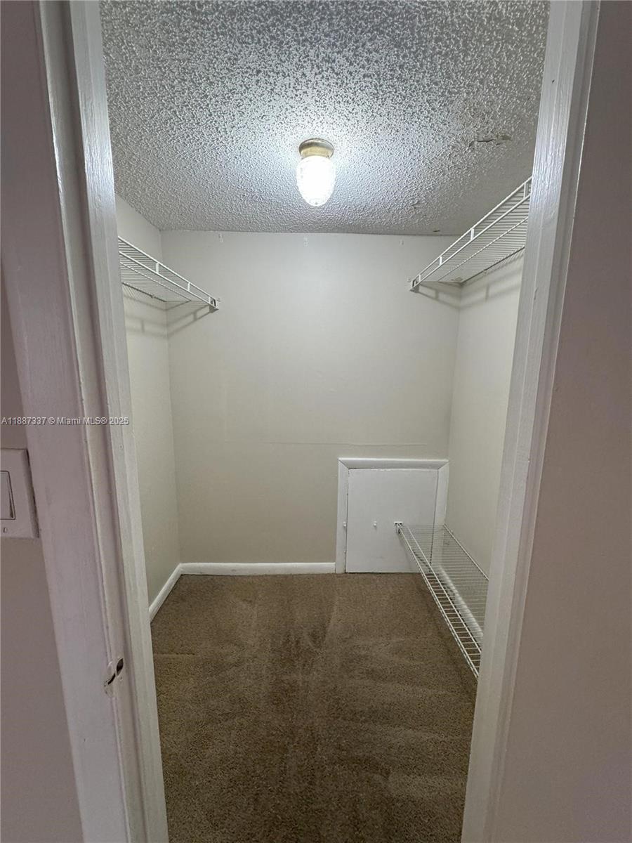 APPLE CREEK - Residential Lease