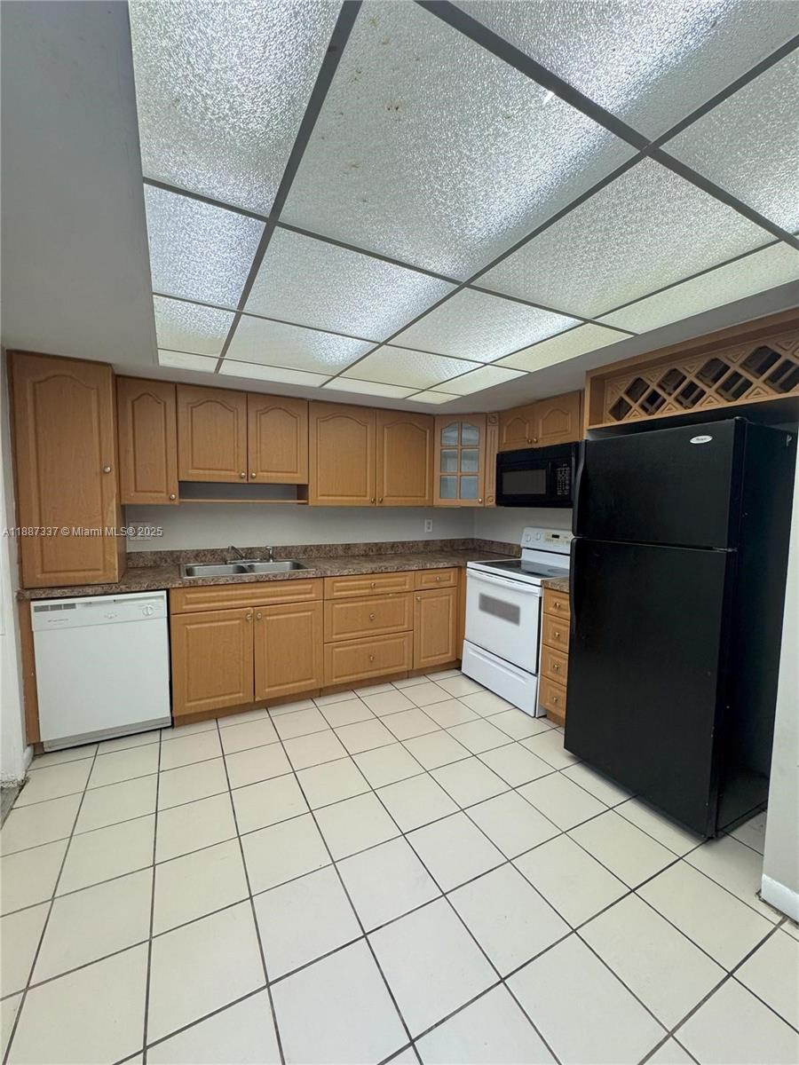 APPLE CREEK - Residential Lease
