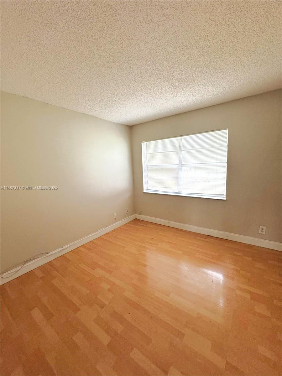 APPLE CREEK - Residential Lease