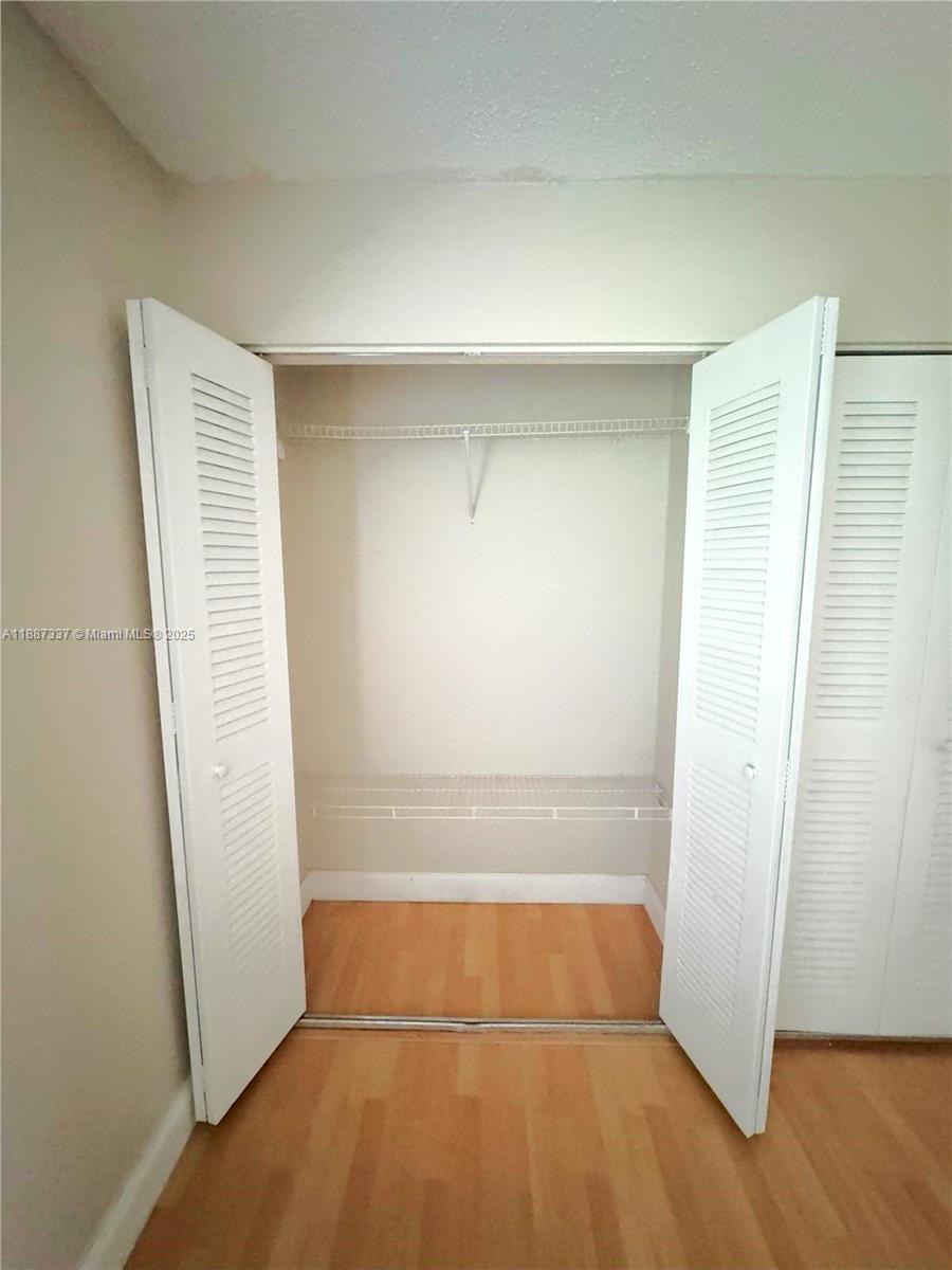 APPLE CREEK - Residential Lease