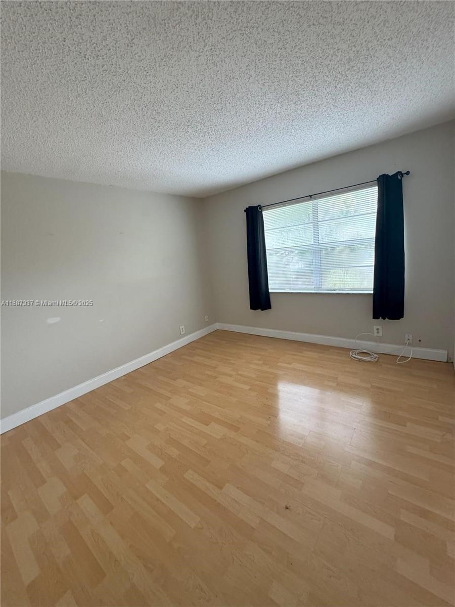 APPLE CREEK - Residential Lease