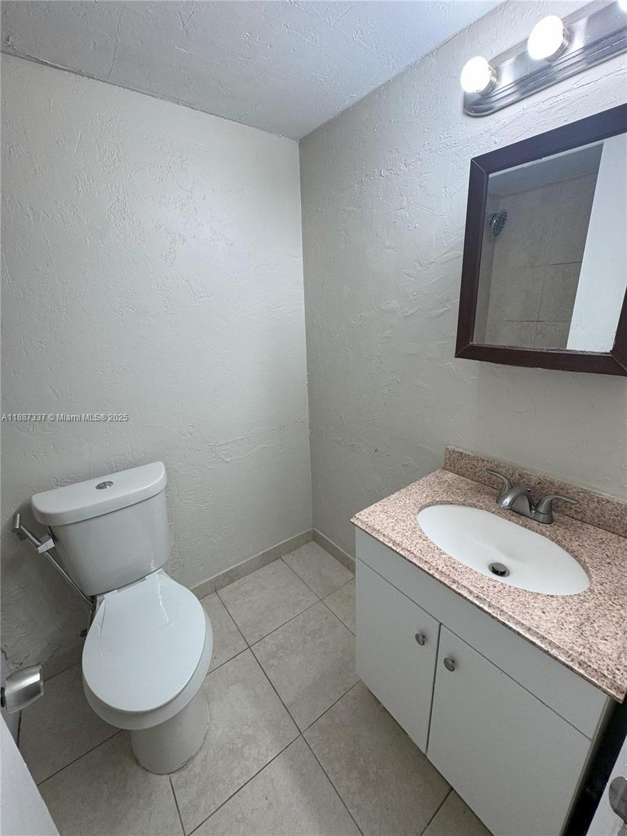 APPLE CREEK - Residential Lease