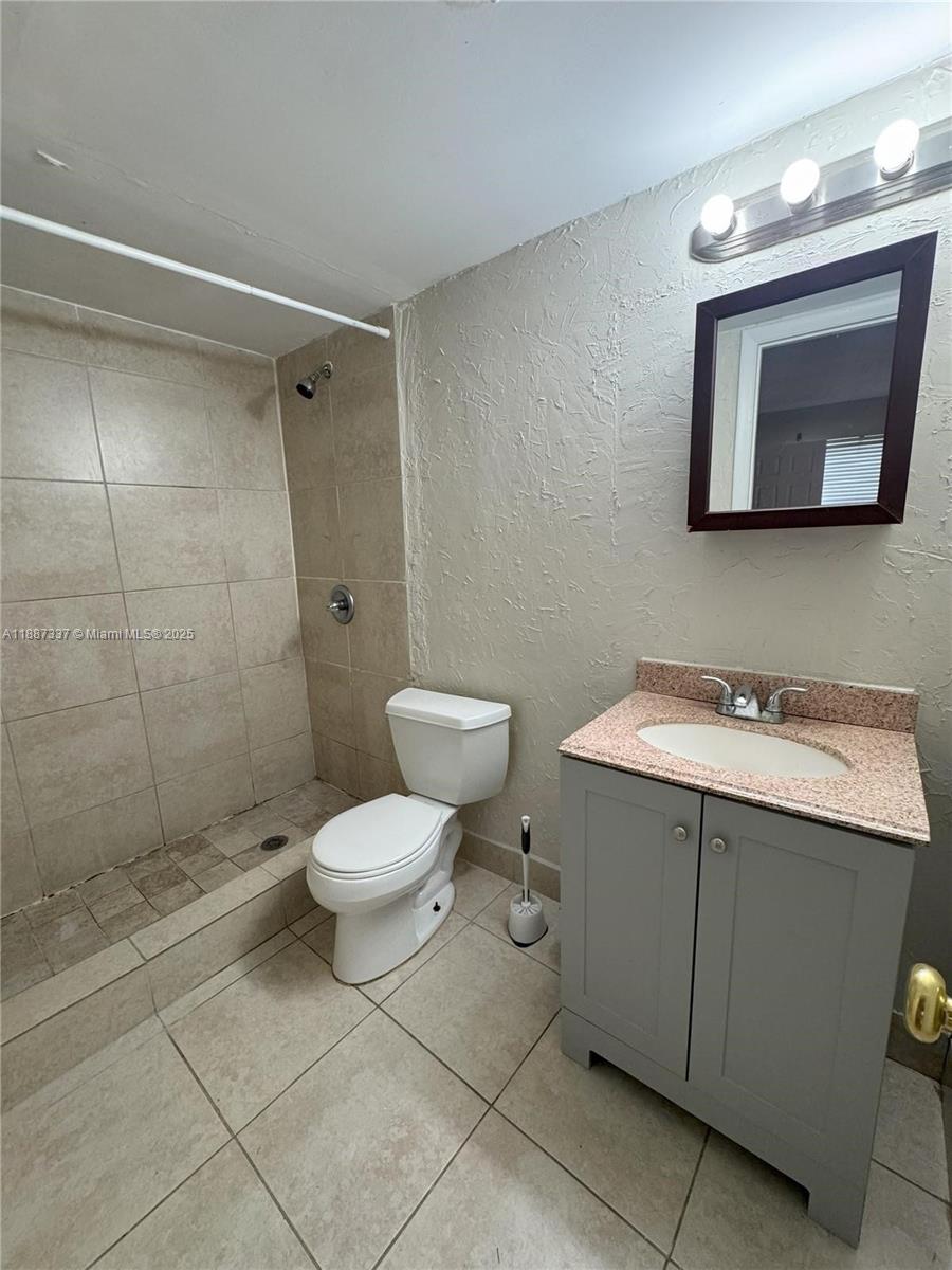 APPLE CREEK - Residential Lease