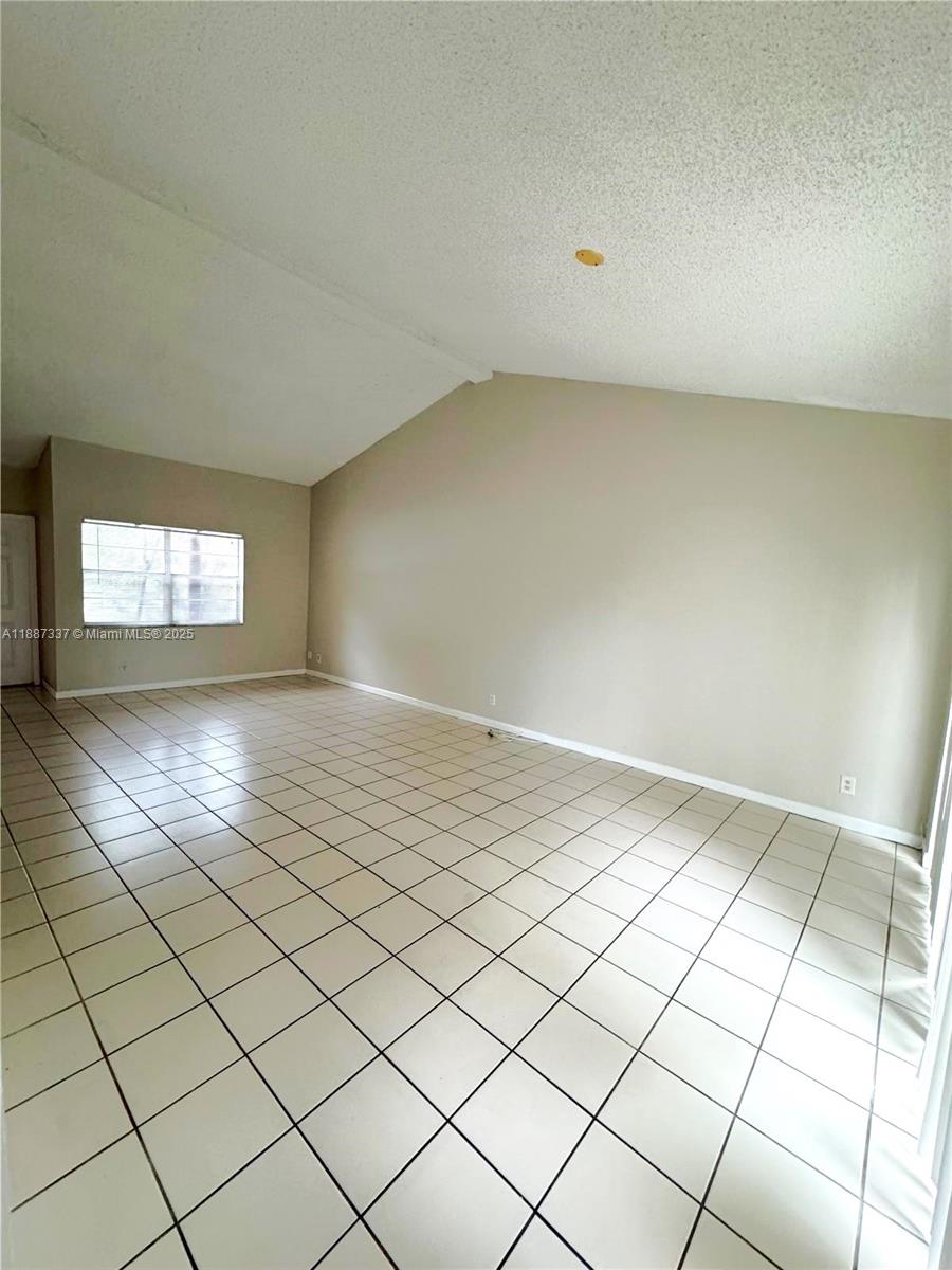 APPLE CREEK - Residential Lease