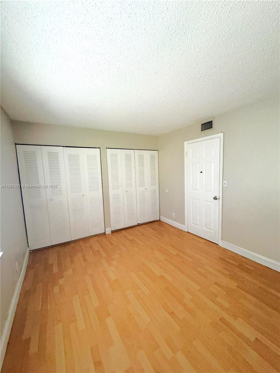 APPLE CREEK - Residential Lease