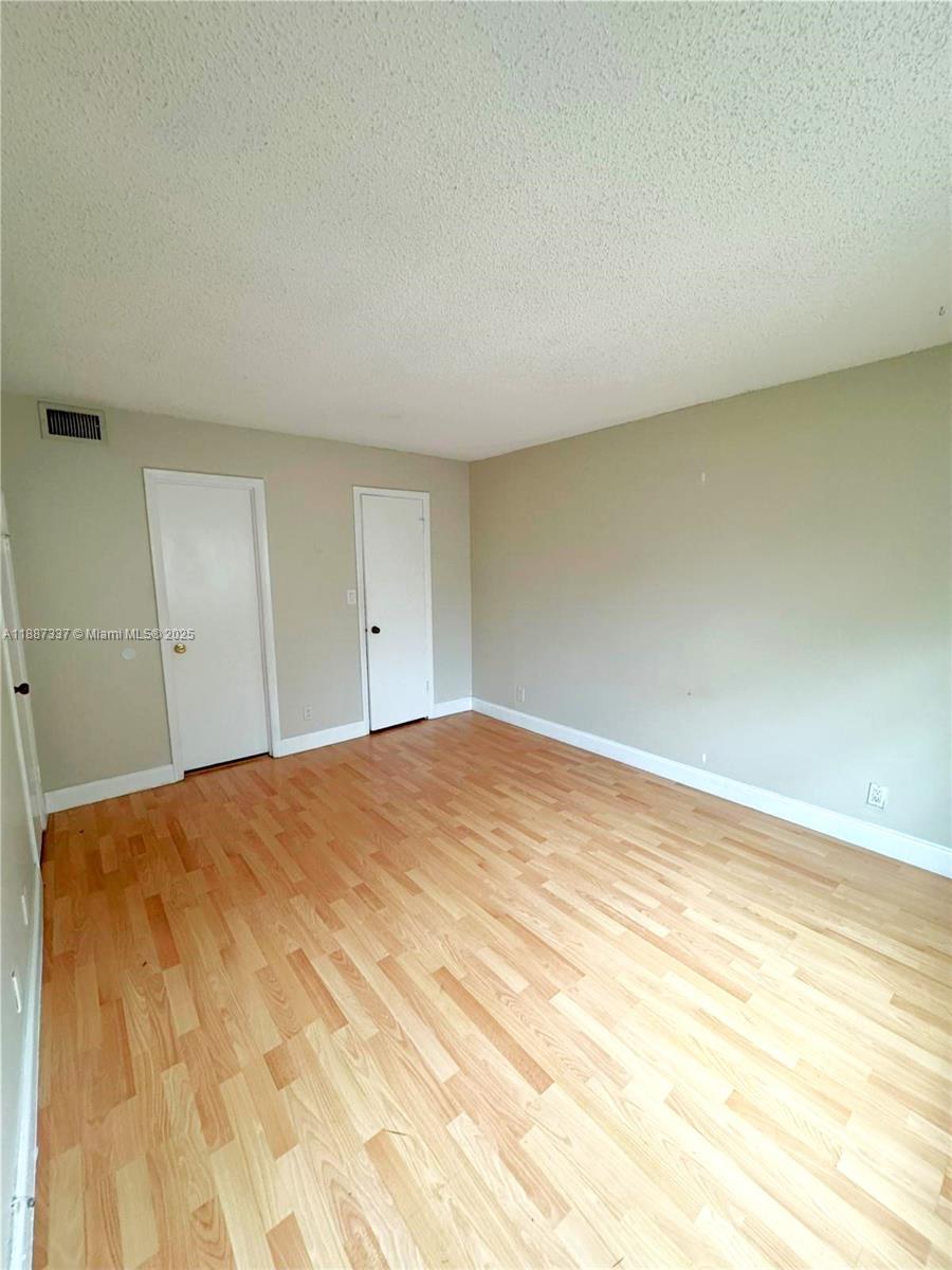 APPLE CREEK - Residential Lease