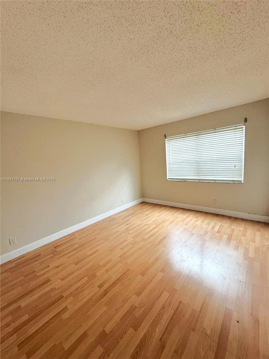 APPLE CREEK - Residential Lease